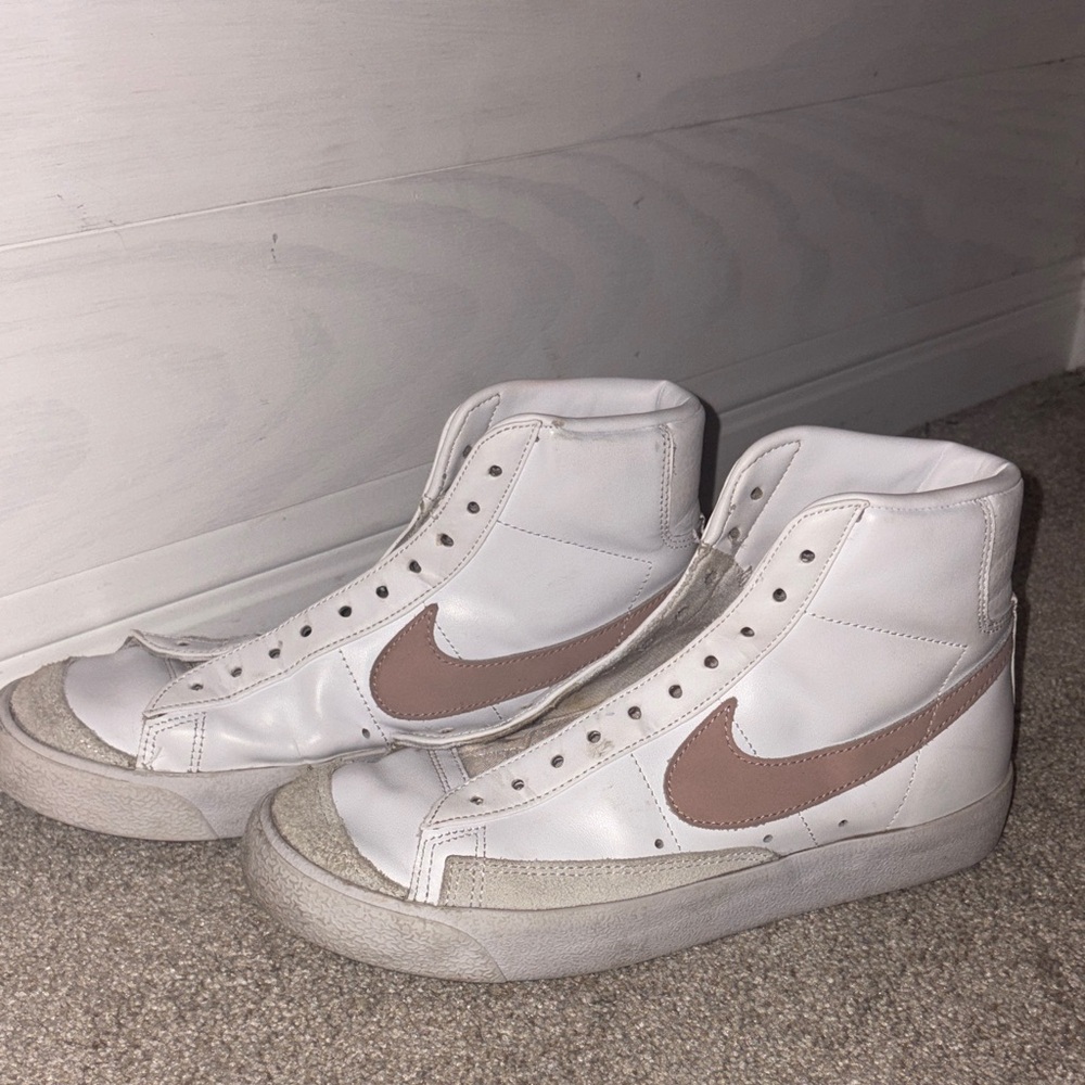 Nike Blazer mid ‘77 pink